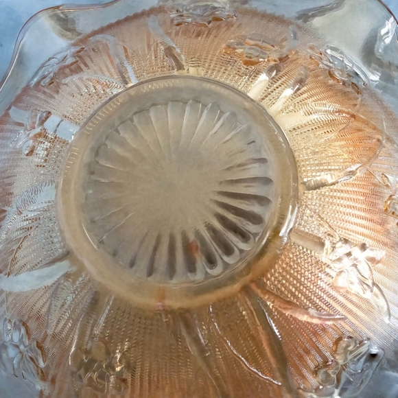 Beautiful,vintage Jeannette Glass Company Bowl. Iris and...